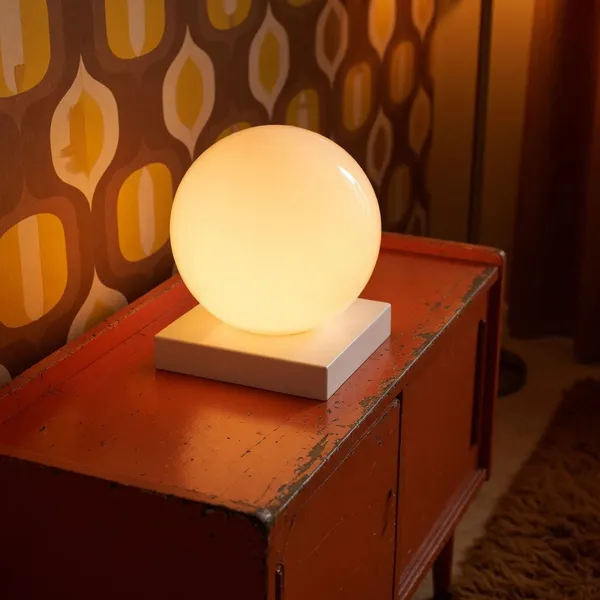Lampe à poser bakélite et opaline années 70